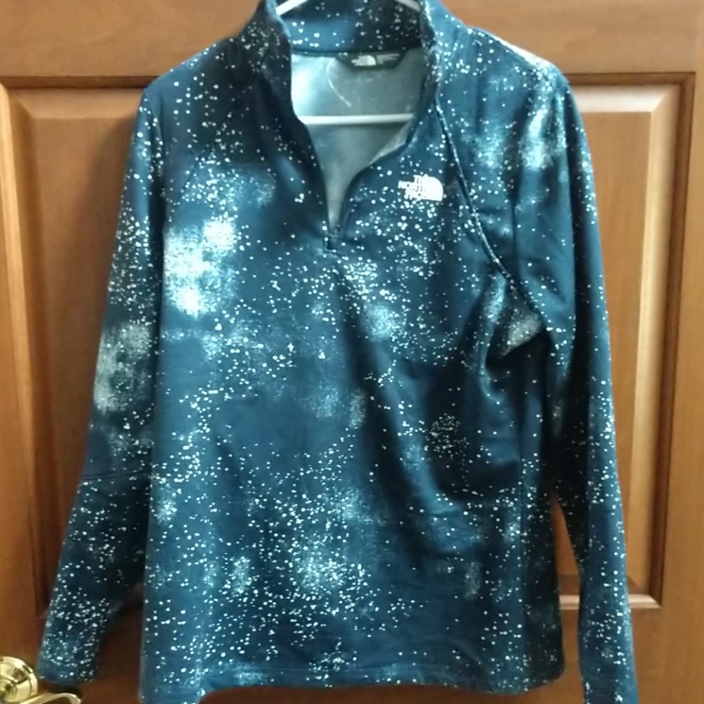 North face pull over